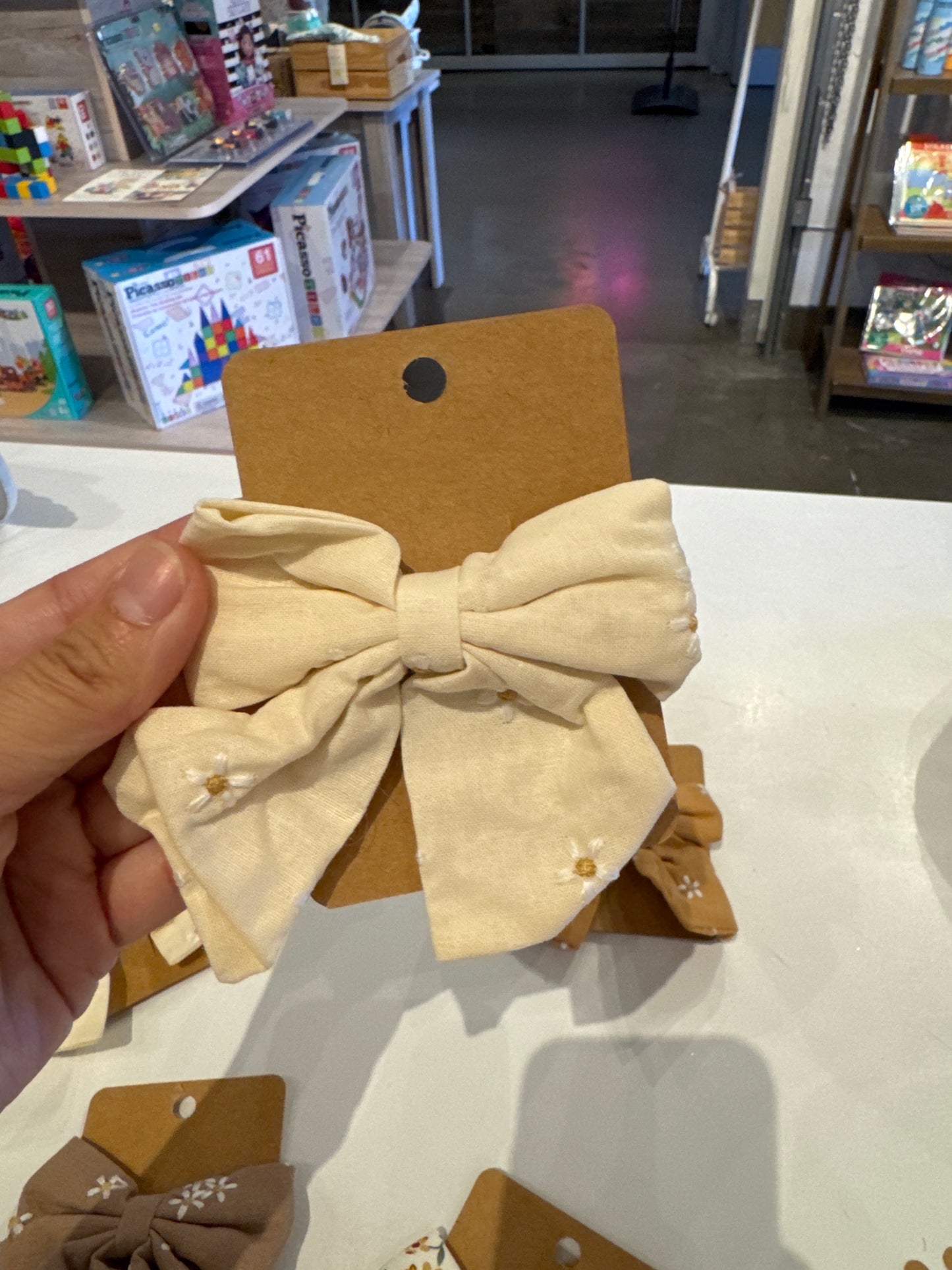 Medium Bow Clip (1pc)