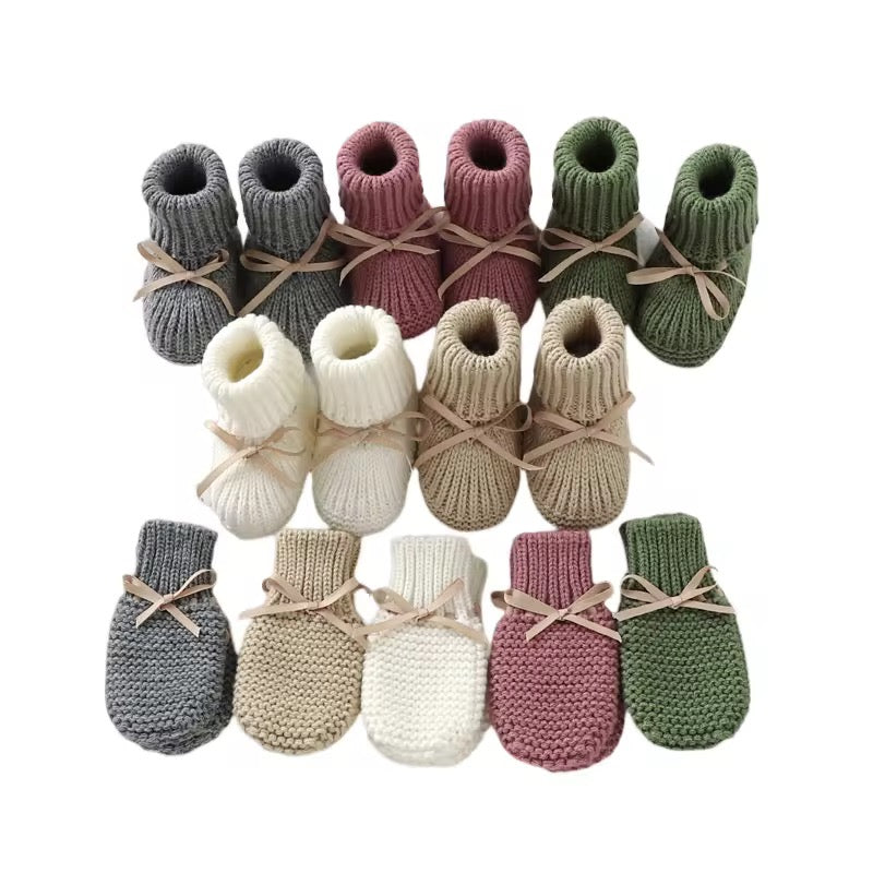 Knitted Baby Boots & Mittens - Purple