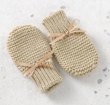 Load image into Gallery viewer, Knitted Baby Boots &amp; Mittens - Beige

