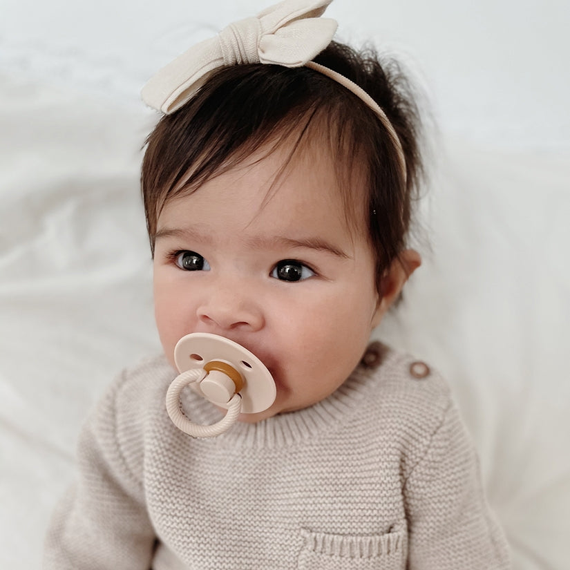 Itzy Soother™ Natural Rubber Paci Sets - Beige (6M+)