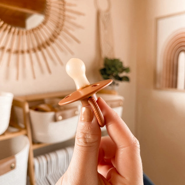 Itzy Soother™ Natural Rubber Paci Sets - Beige (6M+)