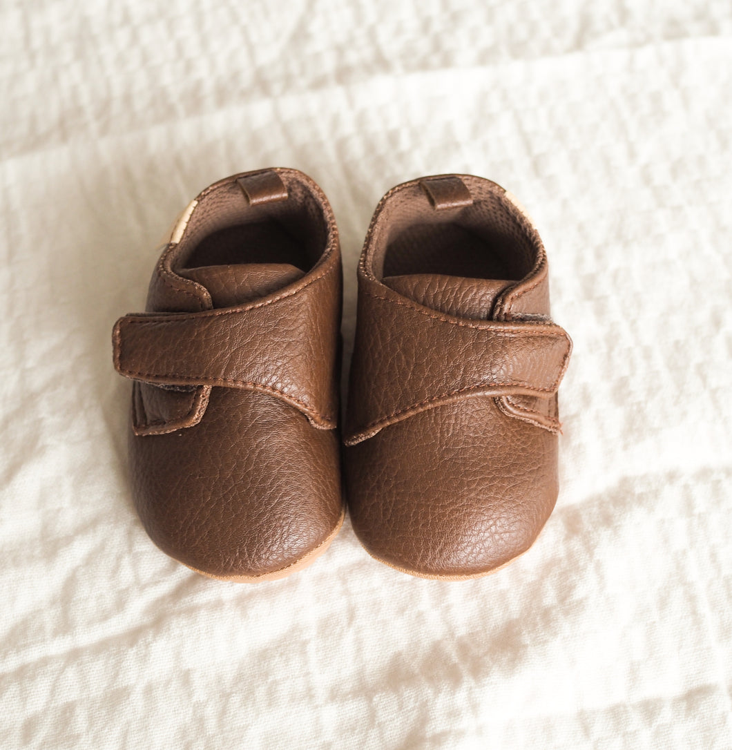 Baby’s first grip shoes - Chocolate