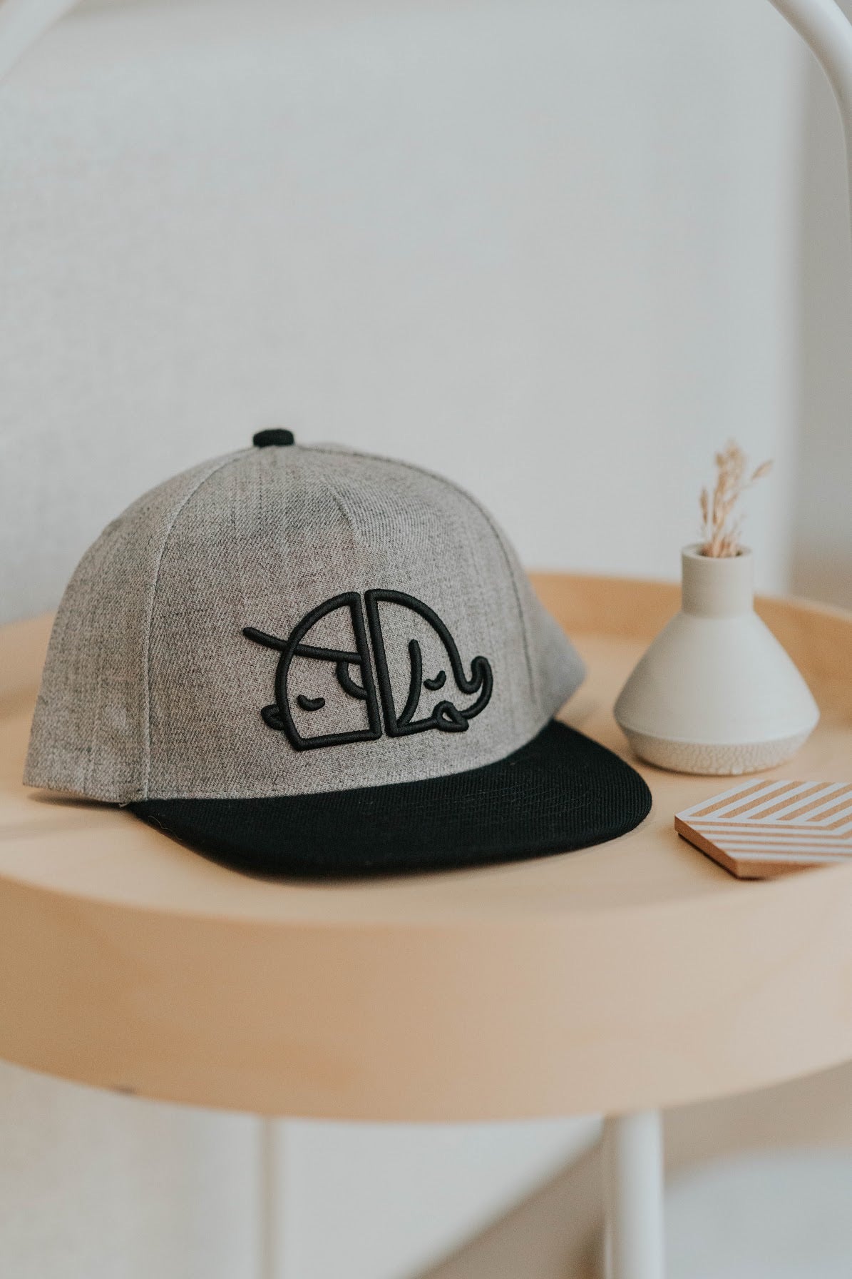 Theo & Elly Kids Snapback Outline